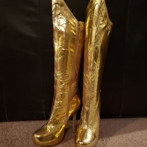 Gold costume boots for Halloween